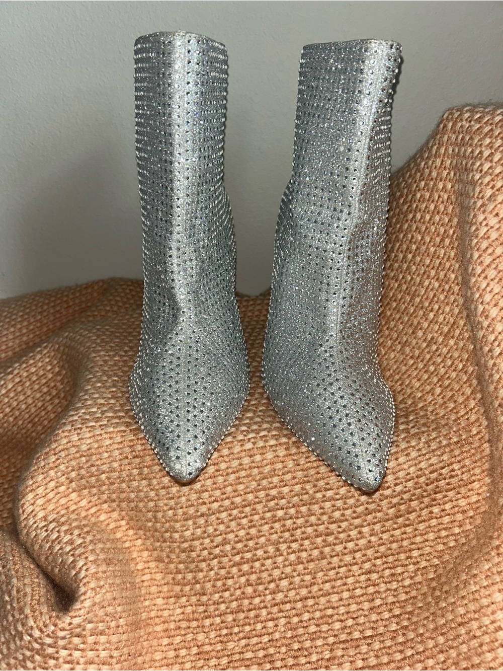 NEW Jewel Badgley Mischka Jude Silver Crystal Ankle Booties Sz 9 - Picture 4 of 10